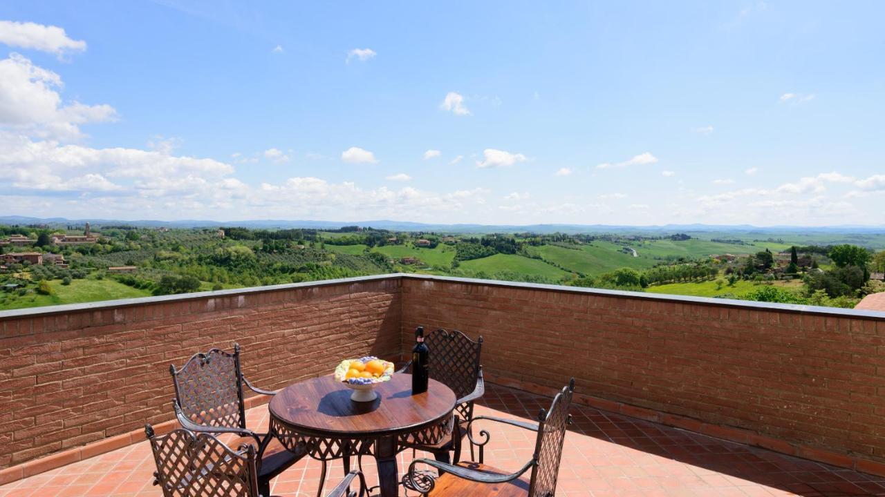 Apartamento Luglie 360° panoramic terrace Siena Exterior foto